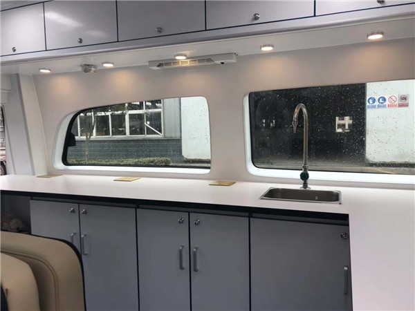 奔馳水質(zhì)檢測車 奔馳水質(zhì)檢測車