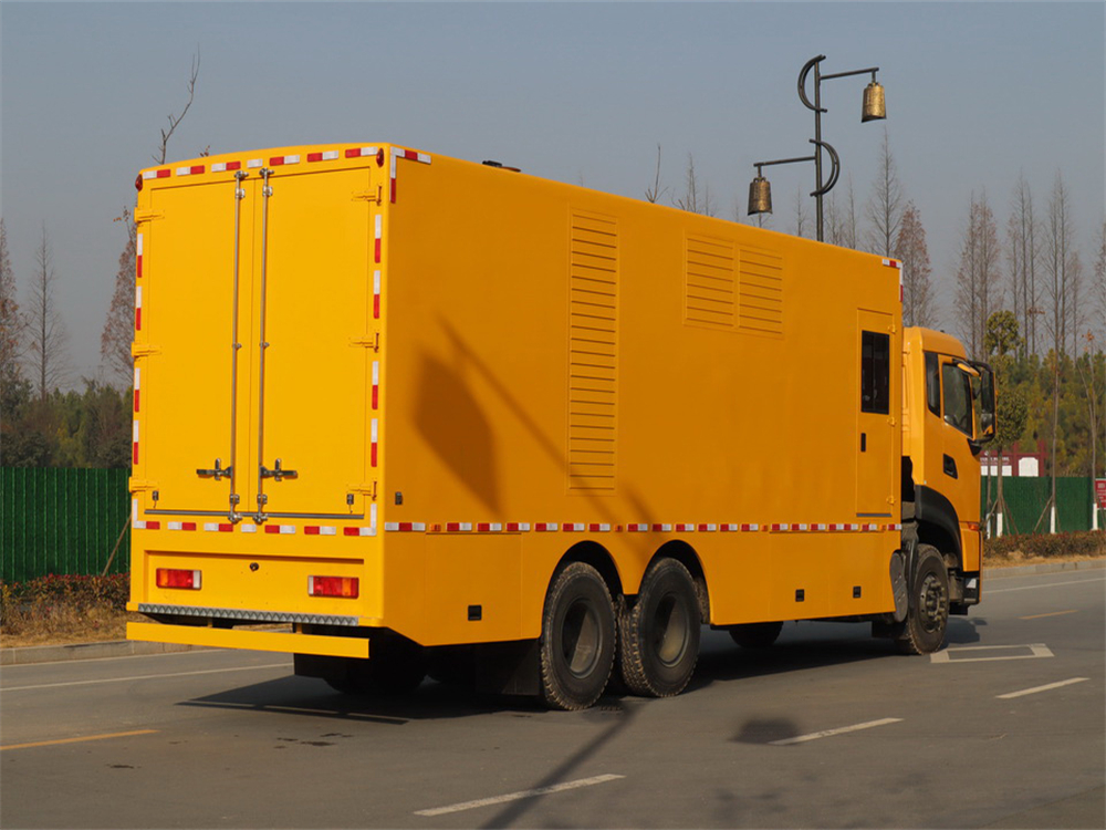 東風天龍后雙橋電源車 東風天龍后雙橋電源車