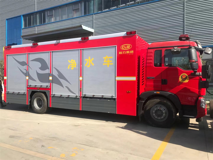 重汽豪沃移動(dòng)凈水車 重汽豪沃移動(dòng)凈水車