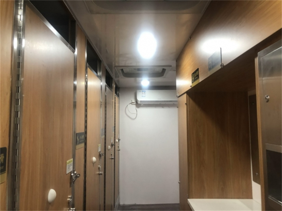 東風(fēng)天錦7蹲位環(huán)保廁所車(chē) 東風(fēng)天錦7蹲位環(huán)保廁所車(chē)