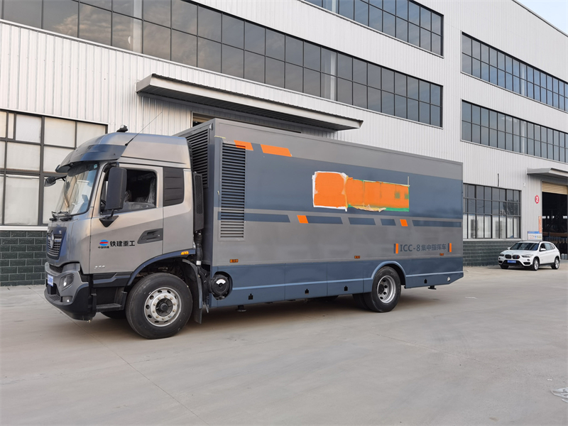 東風天錦指揮車