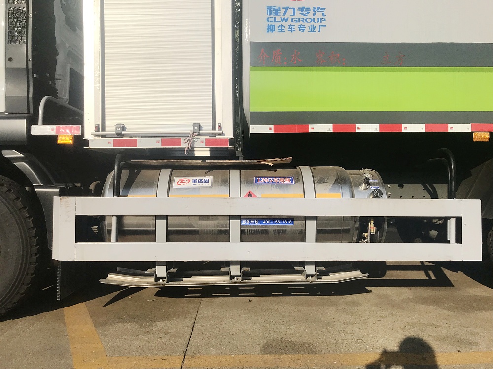 重汽汕德卡后雙橋霧炮車國六16立方/50-120米霧炮 重汽汕德卡后雙橋霧炮車國六16立方/50-120米霧炮