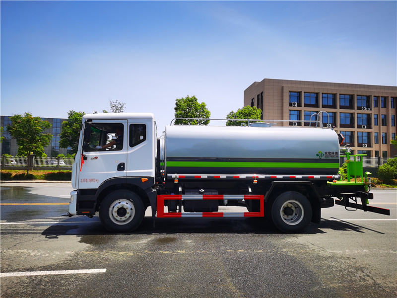 東風D9新款10-12噸灑水車--國六系列 東風D9新款10-12噸灑水車--國六系列