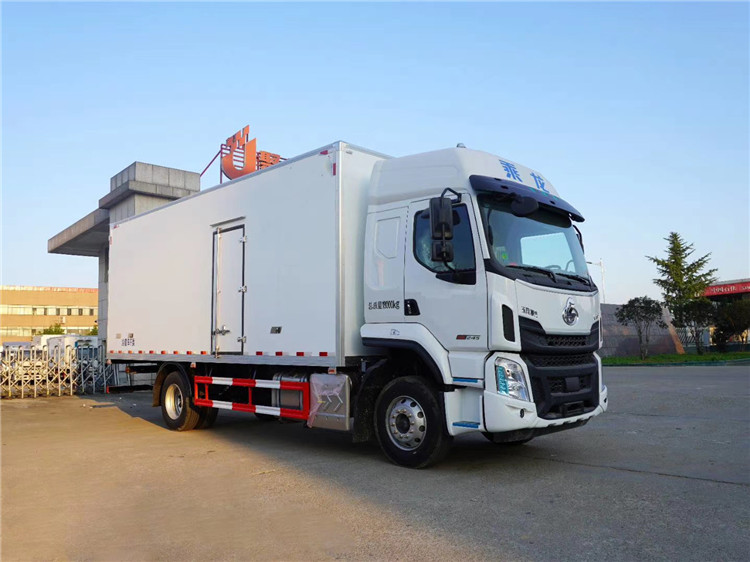 國六 柳汽乘龍高頂雙臥6.8米冷藏車 國六 柳汽乘龍高頂雙臥6.8米冷藏車