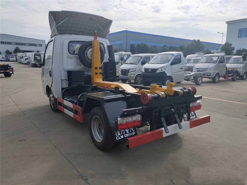 國六3-4方 藍(lán)牌東風(fēng)途逸 勾臂垃圾車 國六3-4方 藍(lán)牌東風(fēng)途逸 勾臂垃圾車