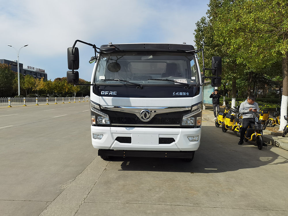 東風大多利卡8方掛桶垃圾車 東風大多利卡8方掛桶垃圾車