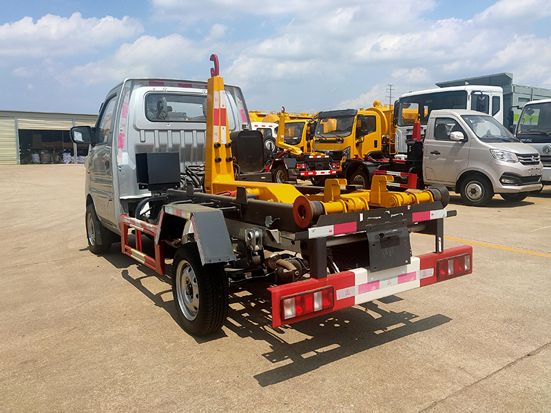 長安2750勾臂垃圾車 長安2750勾臂垃圾車