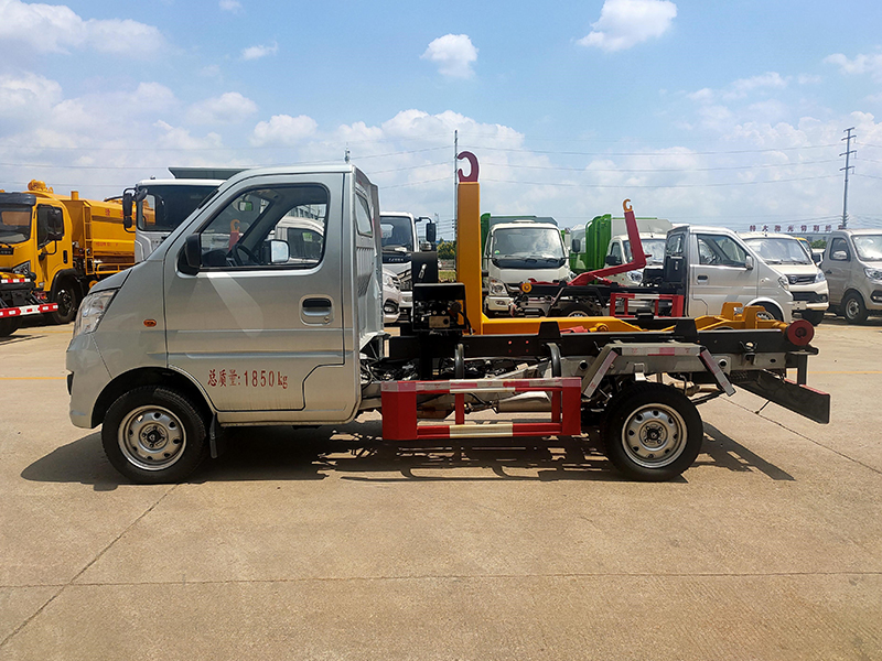 長安2750勾臂垃圾車 長安2750勾臂垃圾車