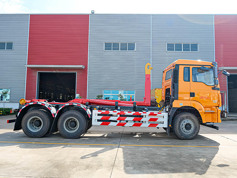 德龍后雙橋18方勾臂垃圾車 德龍后雙橋18方勾臂垃圾車