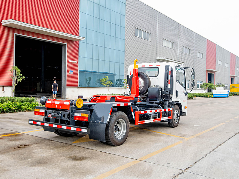 藍牌大運5方勾臂垃圾車 藍牌大運5方勾臂垃圾車