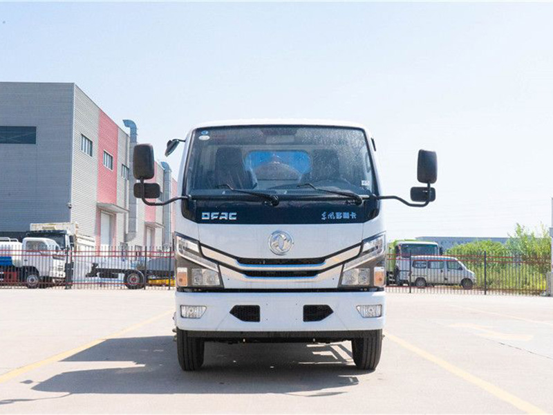 藍牌東風多利卡5方勾臂垃圾車