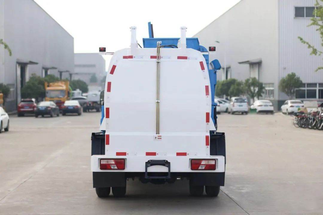 江鈴凱銳國六4.5方餐廚垃圾車 江鈴凱銳國六4.5方餐廚垃圾車