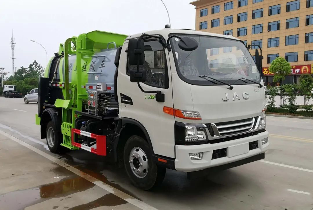 江淮駿鈴國(guó)六4.5方餐廚垃圾車(chē) 江淮駿鈴國(guó)六4.5方餐廚垃圾車(chē)