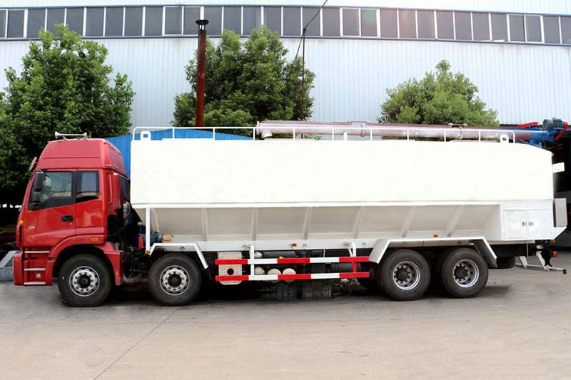 福田歐曼前四后八散裝飼料運輸車 福田歐曼前四后八散裝飼料運輸車