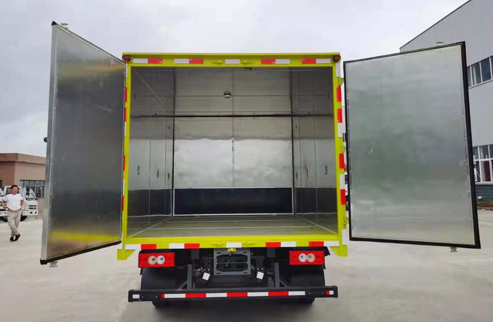 福田奧鈴4.08米貨廂爆破器材運(yùn)輸車 福田奧鈴4.08米貨廂爆破器材運(yùn)輸車