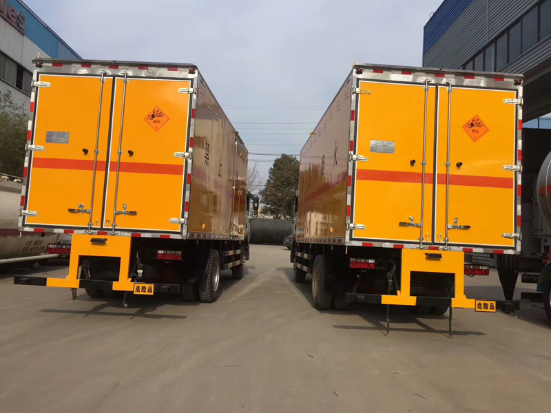 東風6米3 9.9噸爆破器材車 東風6米3 9.9噸爆破器材車