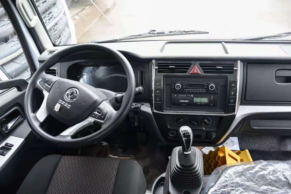 東風5.15米貨廂爆破器材運輸車 東風5.15米貨廂爆破器材運輸車