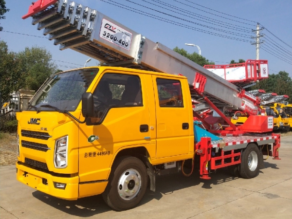 32米國六云梯車 32米國六云梯車