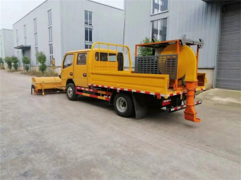 車載式50馬力吹雪機 車載式50馬力吹雪機