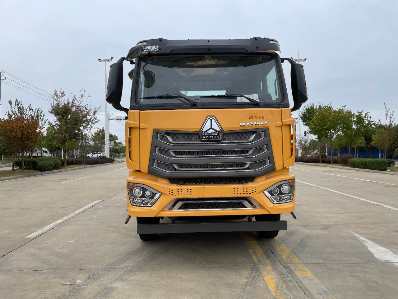 重汽豪沃寬體寬臥單橋大板清障車 重汽豪沃寬體寬臥單橋大板清障車