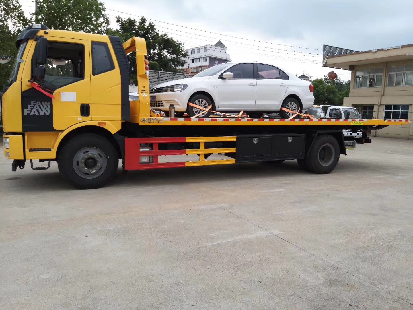 解放J6駕駛室5800軸距大平板 解放J6駕駛室5800軸距大平板