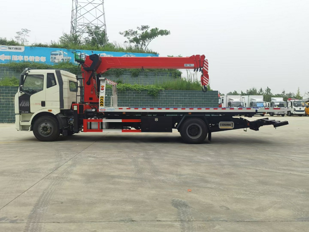 解放帶吊清障車 解放帶吊清障車